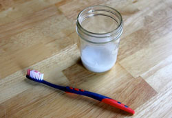 Как чистить зубы кокосовым маслом?