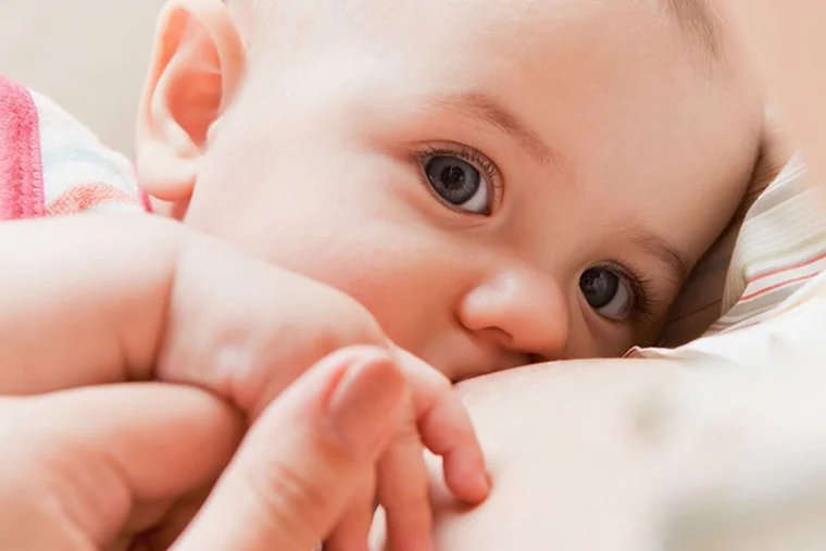 До какого возраста кормить грудью ребенка: советы педиатров
