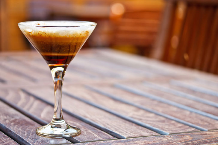 Как сделать кофейный коктейль с алкоголем: 3 простых рецепта
