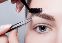 Как сделать макияж бровей: основные моменты